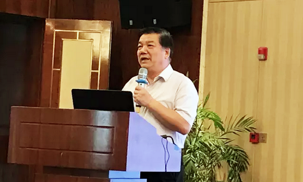 在“青海省政府信息与政务公开培训暨互联网+政务服务研讨会”上，中国信息协会特约副会长、电子政务理事会常务副理事长、中国审计学会计算机分会会长周德铭以《促进政务信息资源共享开放》为题做了专题演讲。