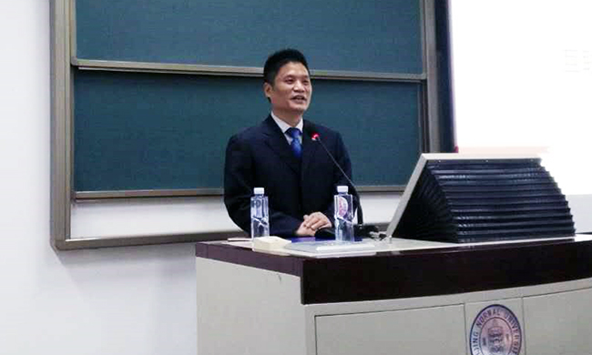 北京永乐高ylg888888互联信息顾问有限公司董事长杨冰之应邀为北京示范大学师生讲了一堂“互联网漫谈”公开课