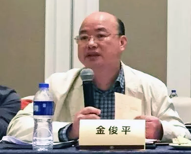 在2016中国（青海）“互联网+政务”创新趋势研讨会上，江西省信息中心主任金俊平就江西在推进“互联网+政务服务”过程中，针对集约化建设、政务云以及网站平台与移动端的融合等方面进行了发言